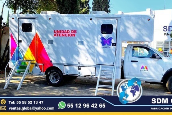 Fabricacion conversion, equipamiento y Venta de Unidades Moviles Medicas, Seguridad, Gobieno, Oficinas, Cobro, Rescate, Salvamento, Proteccion, Higiene, Traslado de Reos. Las unidades móviles especiales son vehículos adaptados para llevar servicios y atención a diferentes lugares, especialmente a zonas remotas o de difícil acceso. Estas unidades pueden ser utilizadas para diversos fines, como atención médica, educación, trámites gubernamentales, y más, llevando la atención directamente a la población.Unidades médicas móviles:Equipadas con consultorios, laboratorios o áreas de atención para brindar servicios de salud a comunidades alejadas, Unidades de capacitación móvil:Aulas móviles o centros de capacitación que llevan programas educativos y de formación a diferentes lugares, Unidades de atención gubernamental móvil:Ofrecen servicios como trámites legales, registro civil o asesoría en comunidades distantes,Beneficios de las unidades móviles especiales:Mayor alcance:Permiten llegar a poblaciones que no tienen fácil acceso a servicios o centros de atención. Mayor eficiencia:Ofrecen servicios de manera descentralizada, adaptándose a las necesidades de cada comunidad. Mayor impacto:Al acercar los servicios a la población, se genera un impacto positivo en la calidad de vida de las personas. Flexibilidad:Pueden adaptarse a diferentes tipos de vehículos (camiones, furgonetas, autobuses) dependiendo de las necesidades.